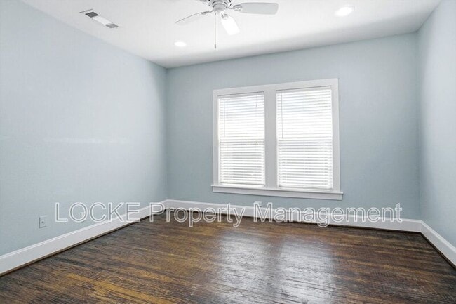 Building Photo - 3304 Cockrell Ave