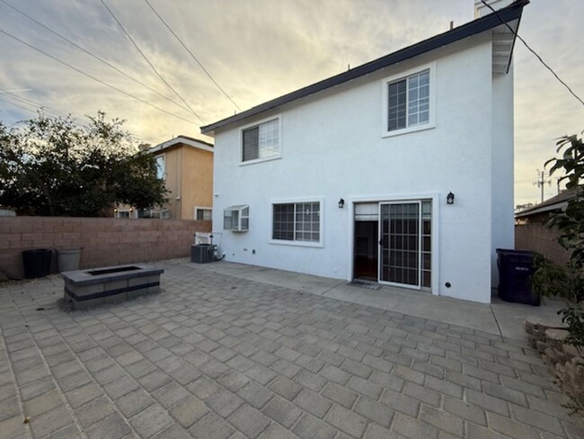 Building Photo - Renovated detached home in Hawaiian Gardens