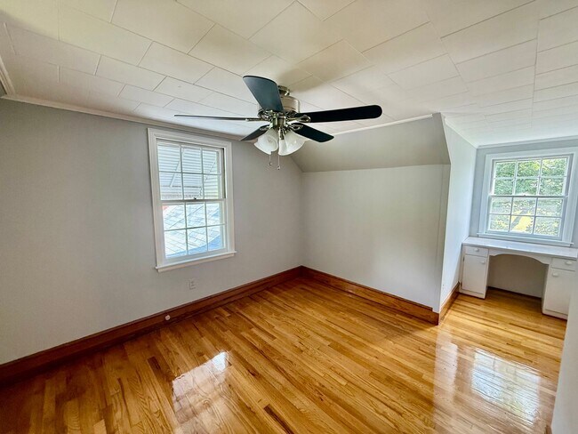 Building Photo - Four bedroom, 1.5 bath house in Graham -De...