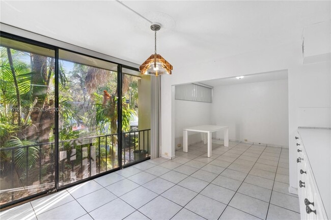 Building Photo - 6436 Miami Lakes Dr