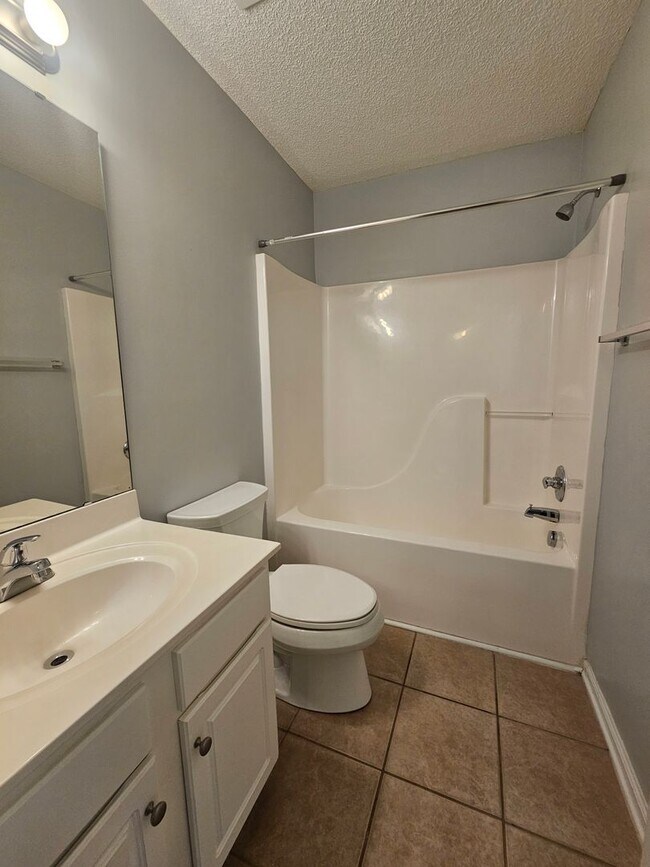 Building Photo - 104 Tuscany Ct