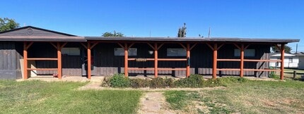 Building Photo - Cozy?Charm Meets Modern Luxury – Your Perfect Ranch-Style Retreat in Lamesa!