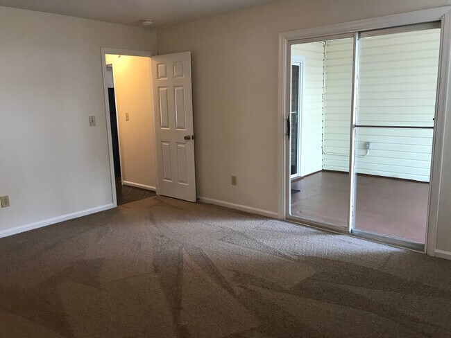 Building Photo - 4002 Ditmas Ct
