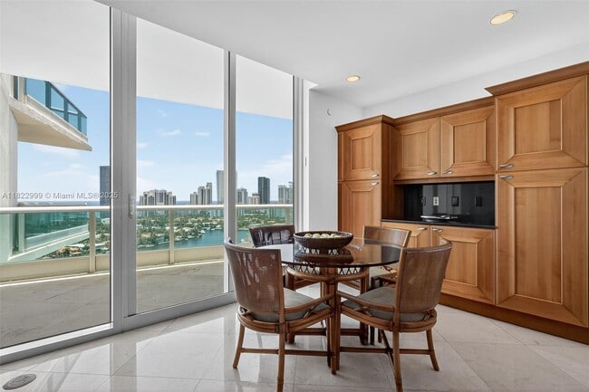 Building Photo - 20155 NE 38th Ct