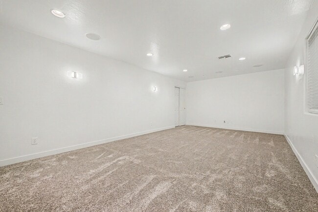 Building Photo - 3533 E Joseph Way
