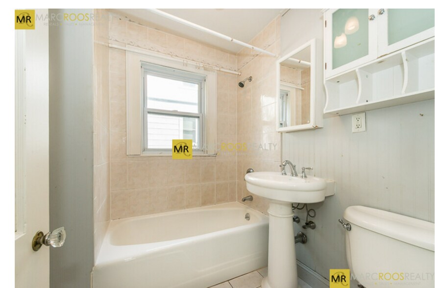 Building Photo - 50-52 Hobson St