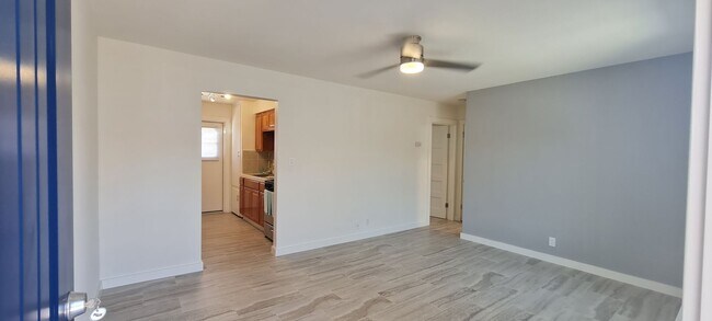 Building Photo - Newly Remodeled 1 Bedroom / Call or text O...