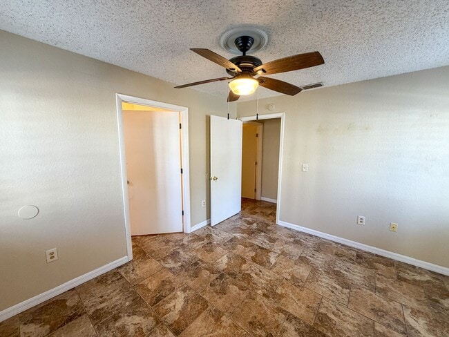 Building Photo - Windsor Park #311