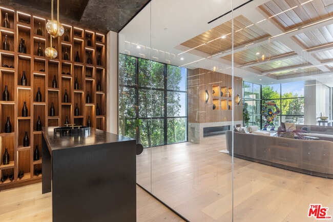 Building Photo - 1033 Somera Rd