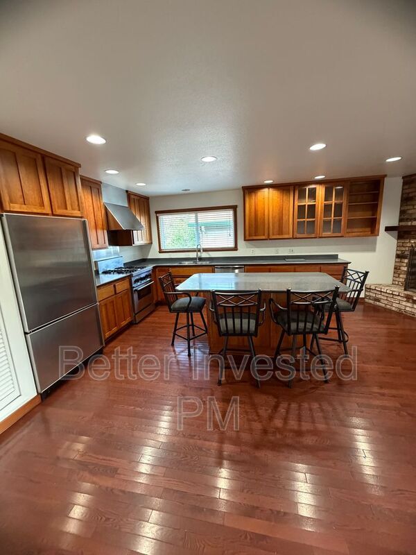 Building Photo - 1215 Marwen Dr