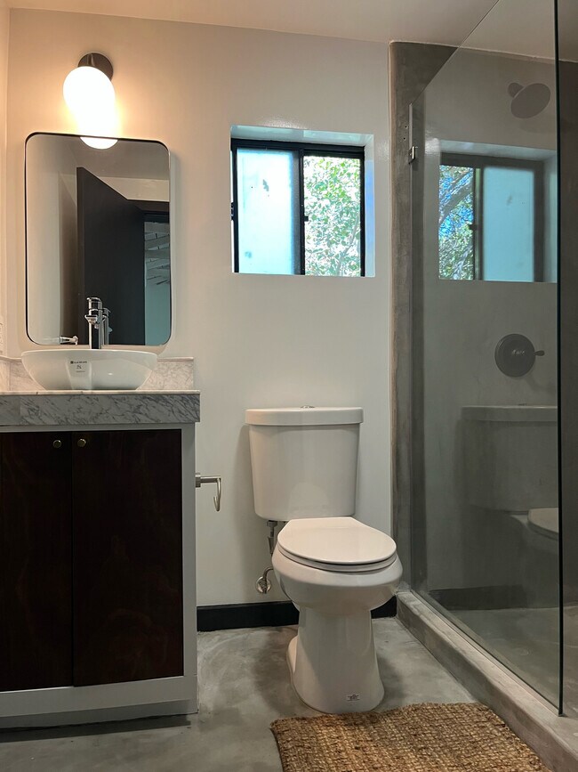 Building Photo - 21273 Entrada Rd