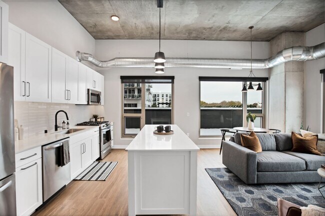 Building Photo - Odin