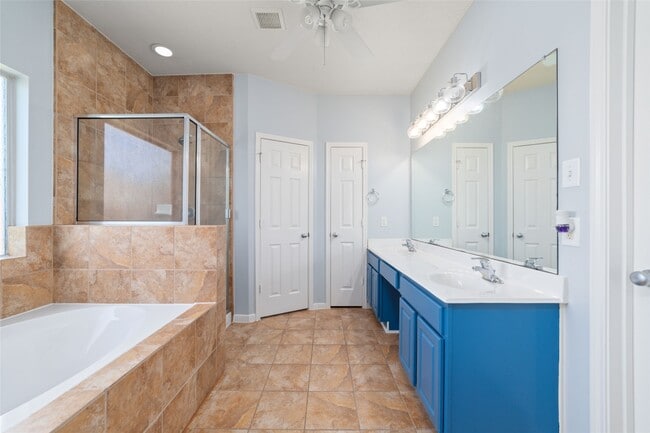 Building Photo - 8914 Parlin Ridge Dr