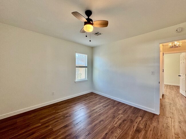 Building Photo - 809 Proctor Pl