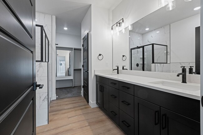 Building Photo - NEW BUILD 3-BED, 2-BATH UPSTAIRS DUPLEX UN...