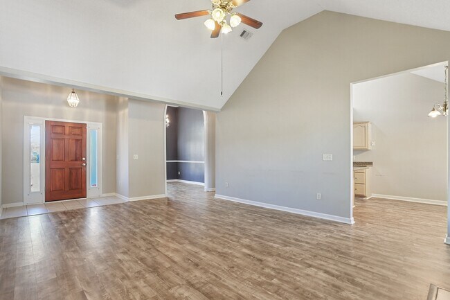 Building Photo - 204 Birch Dr