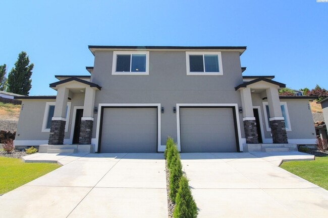 Building Photo - 3 Bedroom, 2.5 Bath Richland Townhouse