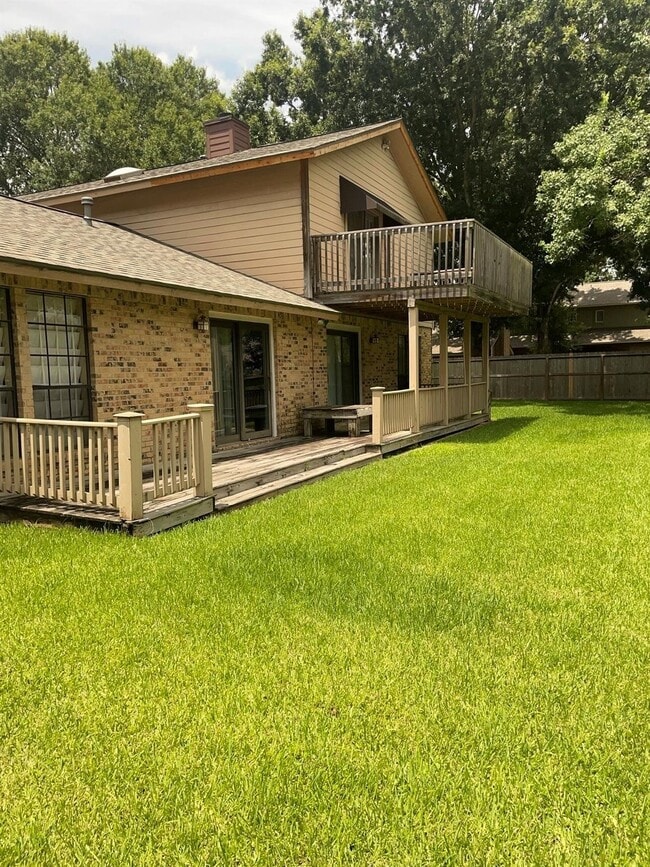 Building Photo - 9948 Twin Shores Dr