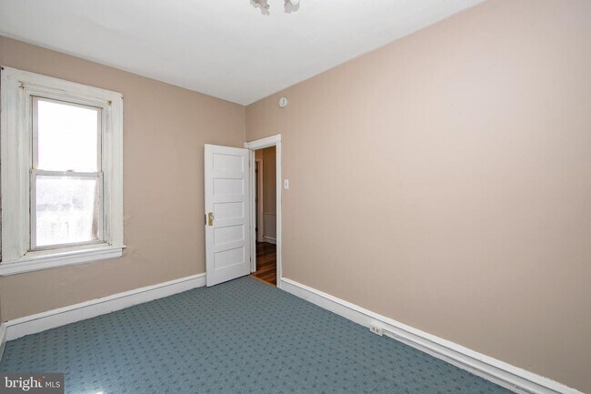 Building Photo - 1078 Morton St