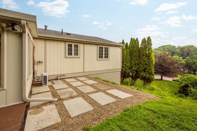 Building Photo - READY FOR MOVE IN! NEWLY RENOVATED 3 BEDRO...
