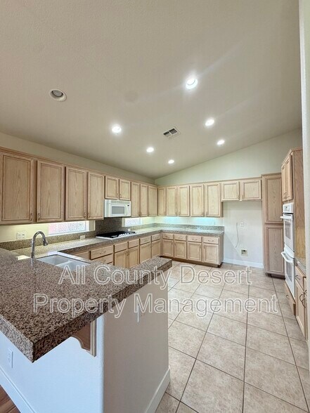Building Photo - 80230 Green Hills Dr