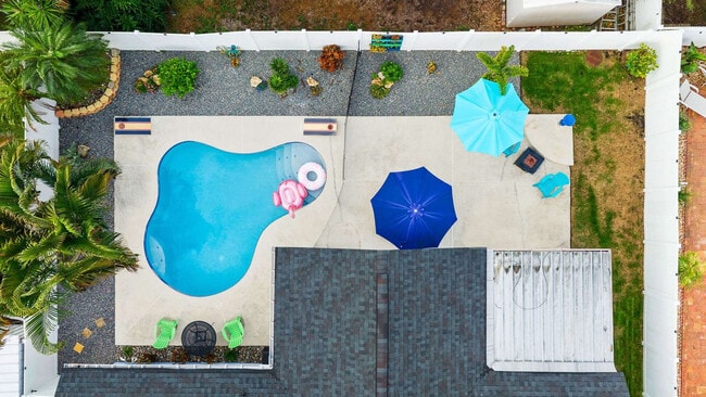 Building Photo - 6398 Woodland Blvd