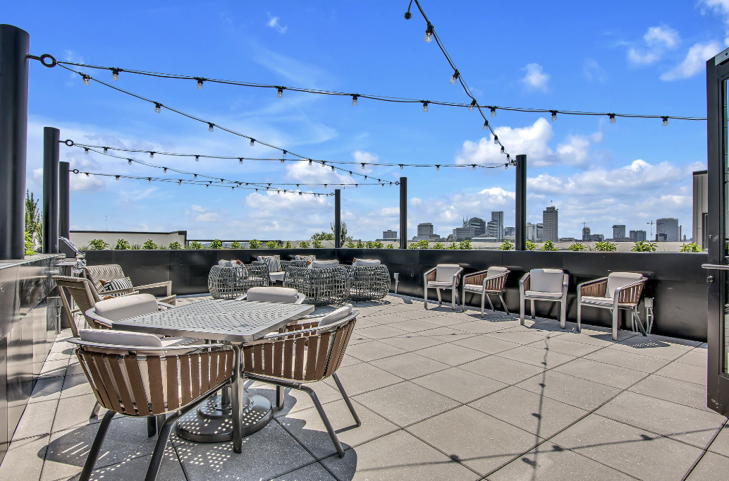 Rooftop terrace with fire pit and grill - 1125 10th Ave N