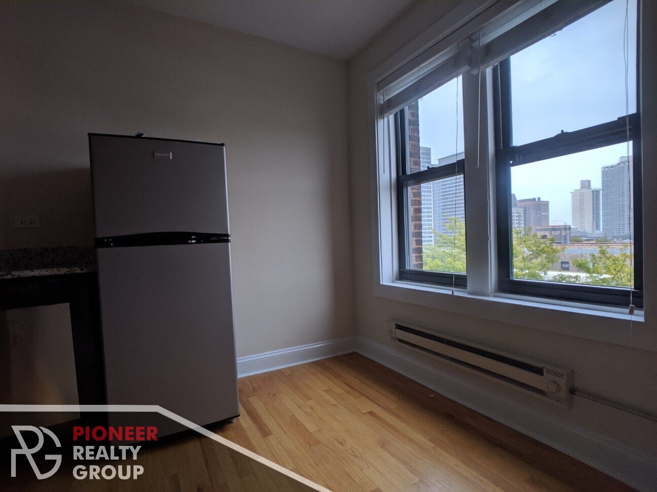 Building Photo - 618 W Patterson Ave