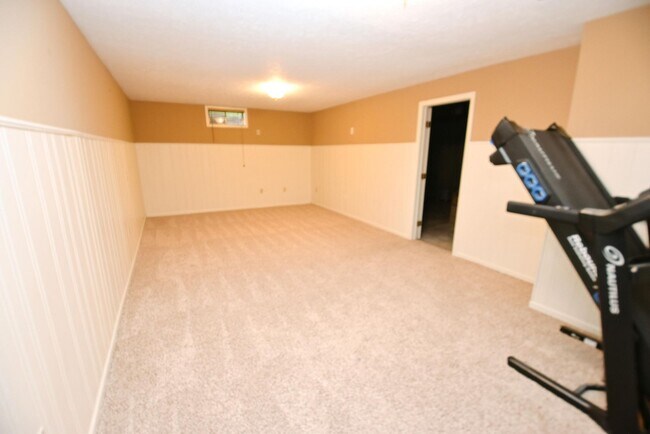 Building Photo - Penn Schools, executive home 4 bedroom 2.5...