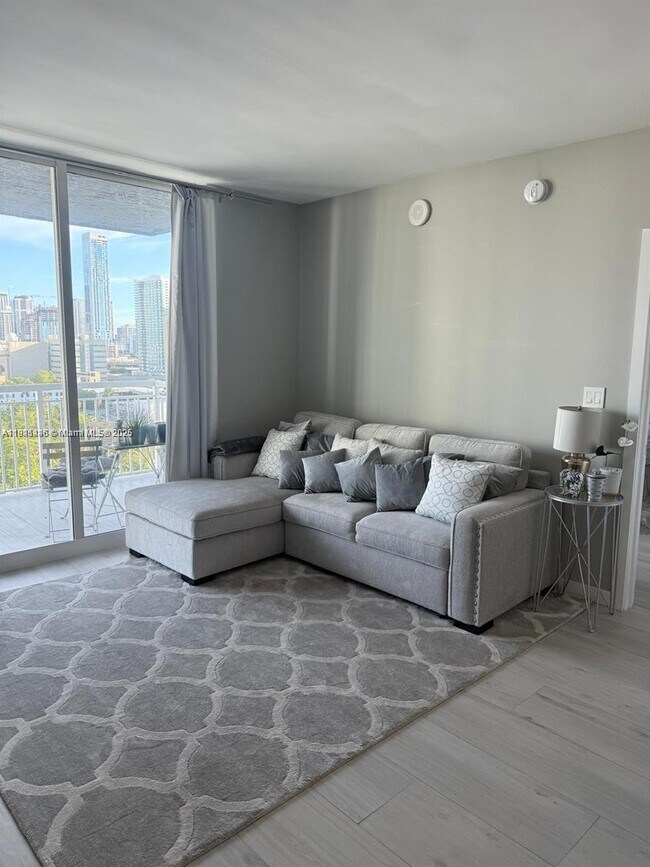 Building Photo - 275 NE 18th St