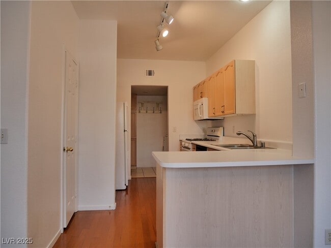 Building Photo - 9607 Quick Draw Dr