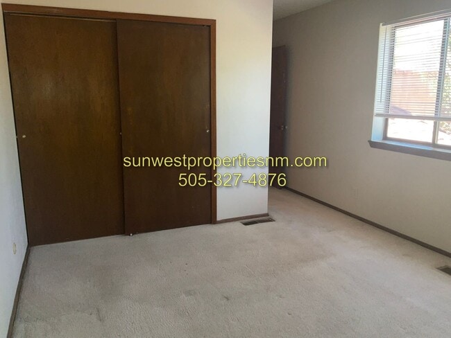 Building Photo - 2 bed Condo in Country Club Villas