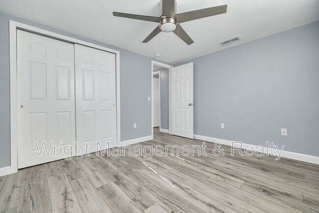 Building Photo - 3233 Finch Dr