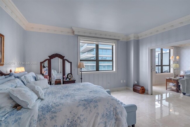 Building Photo - 10185 Collins Ave