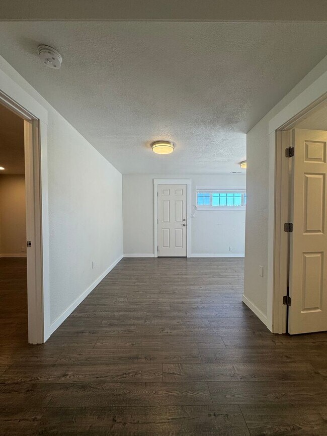 Building Photo - Spacious 4 Bed, 3 Bath House for Rent