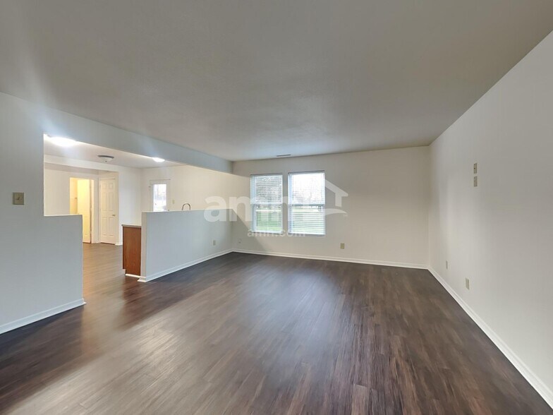 Building Photo - 8045 Bach Dr