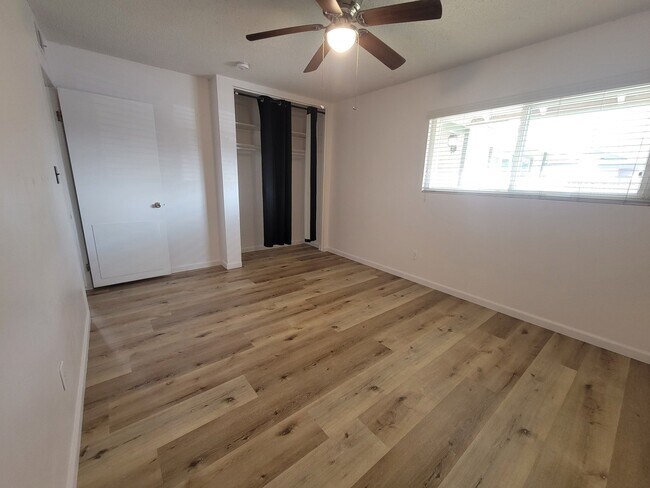Building Photo - 2704 S Fairway Ct