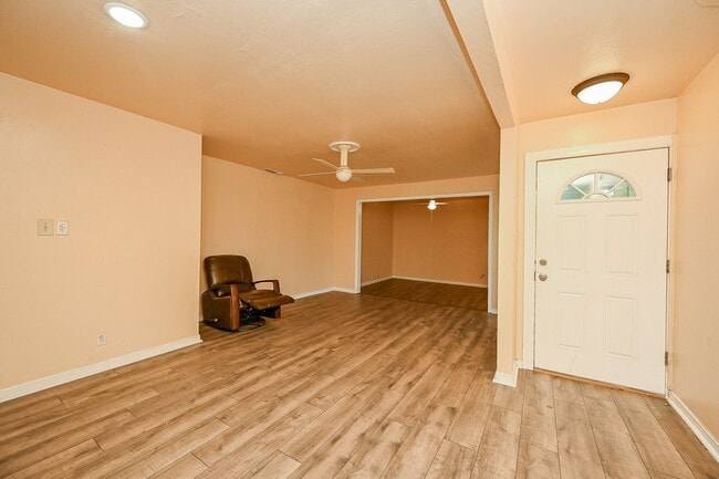 Building Photo - 10302 Woodwind Dr