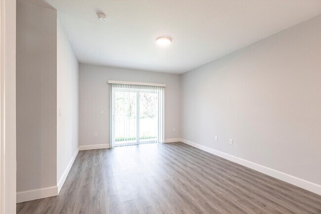 Building Photo - BRAND NEW Construction, 3 bed / 2 bath Ren...