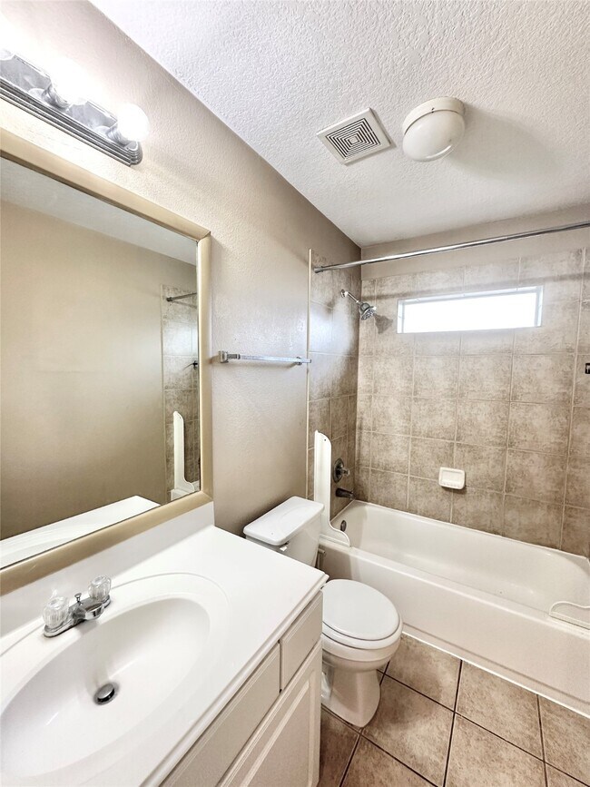 Building Photo - 20203 Goss Hollow Ln