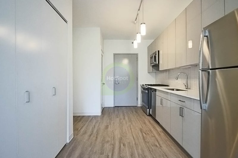 Building Photo - 850 W Van Buren St