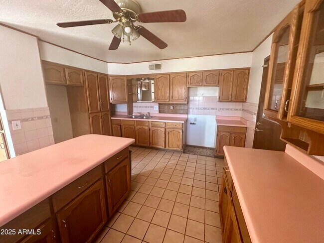 Building Photo - 3038 W Palm Ln