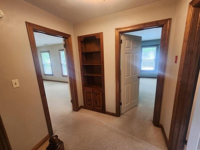 Building Photo - 720 Aguila Dr