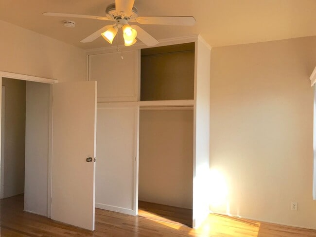 Building Photo - MOVE IN READY! Minutes from Little Italy! ...