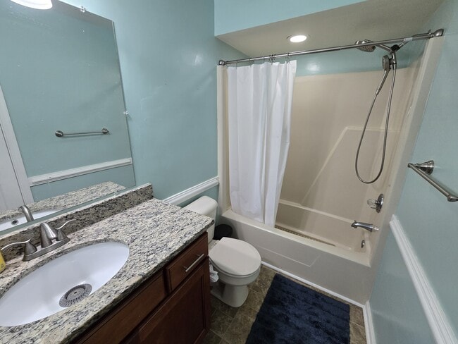 Building Photo - 166 Majestic Cir