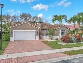 Building Photo - 622 SW 200th Terrace