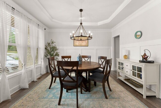 Building Photo - Stunning 6-Bed, 5-Bath home in Hudson Cove!
