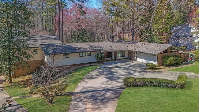 Building Photo - 505 River Valley Rd NW