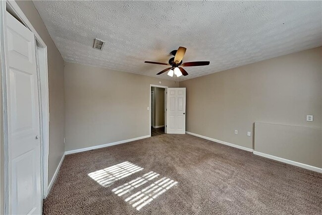 Building Photo - 1587 Casper Hill Dr