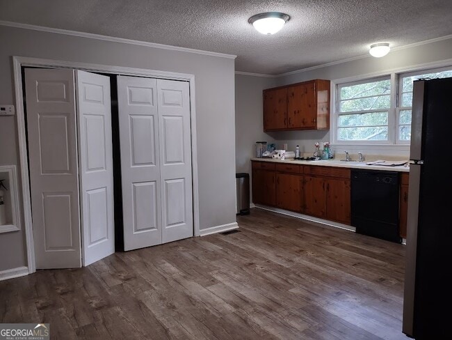 Building Photo - 153 State Rte 123